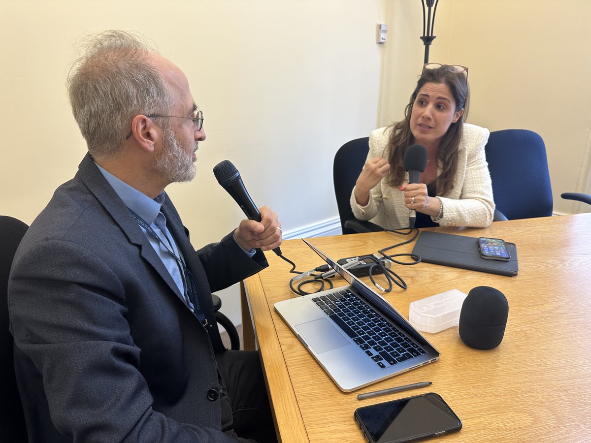 Ant_Robitaille's tweet photo. PASCALE DÉRY @PascaleDery compte mettre fin à l’iniquité de financement entre les universités ANGLOS et FRANCOS.

La ministre de l'Enseignement supérieur et membre du GALF (groupe d'action pour l'avenir de la langue française).

À #LHSLC à @QubRadio 👇

https://t.co/HviqYuSajV https://t.co/nrhIpog8aG