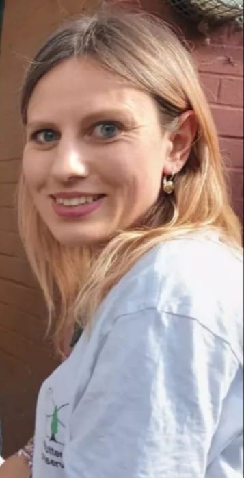 corpusclechris's tweet photo. Missing: Becki Hawkes. Last in Vauxhall/Battersea 0430am 09 June. 5ft4, slim, white female, age 35. Blonde midlength hair w/ pink tint. Possibly wearing black low neck top w/ flowers. Call 07715955435. Police ref CAD2180/09Jun23 https://t.co/yzm0dxk66g