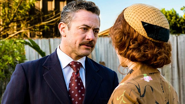 ITG_Ltd's tweet photo. The Roberts family question their future in Australia...
Watch the new episode of #TenPoundPoms on @BBCone at 9pm tonight. 🇦🇺
⭐️ @warrenisbrown
🎬 Director: #JamieStone https://t.co/7dFiAn4rM2