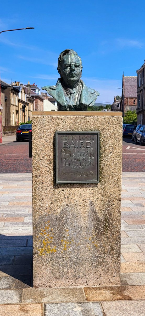 Im in Helensburgh. He invented television. Deserves all the bird shit and more.