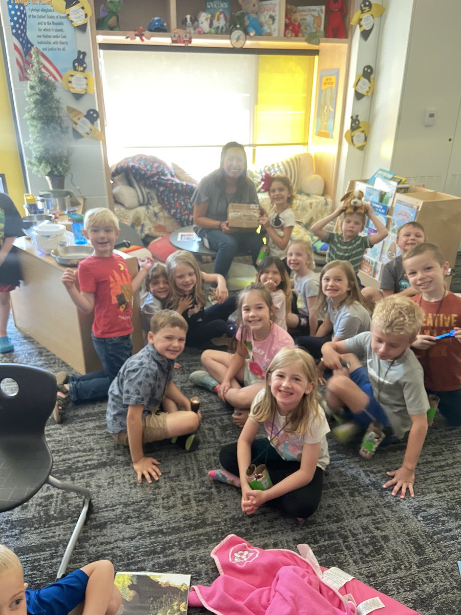 deleeuwc's tweet image. Kinder Camp!!!! Fun times at @DublinWL @WalledLkSchools @DanielleBigi  so many smiles💚☘️💚☘️