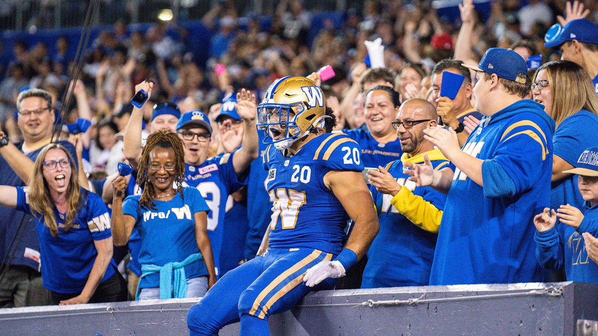 GIVEAWAY ‼️ We're hookin' it up for tonight's game. Retweet for a chance to win two tickets & a $200 concessions gift card! #ForTheW