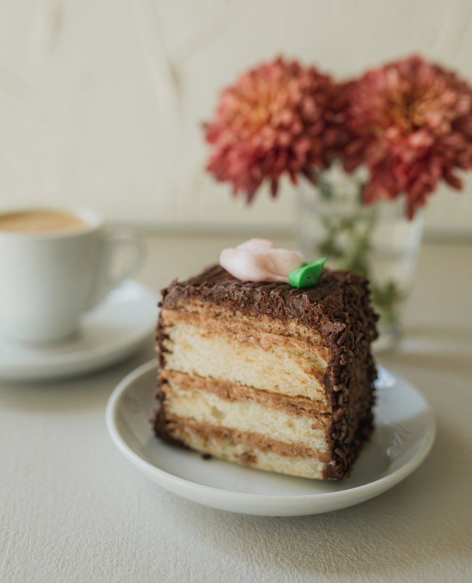 Chompie's tweet media