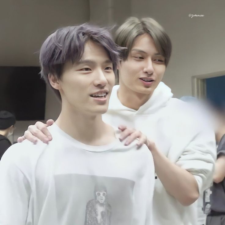 pocketnodi's tweet photo. happy birthday jun junyangi junhui juni jjun junppi our favorite singer from shenzhen !!!!!! 

#준냥이_생일이면_캐럿들은_냐아아
#Happi_JUNppi_Day
#Happy_JUN_Day https://t.co/2vqda0oolO