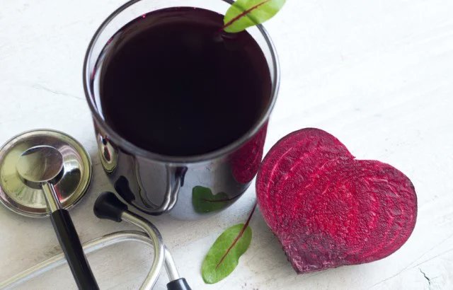 TheKHClinic's tweet photo. Fascinating research finds that daily beetroot juice reduces risk of repeat procedures and heart attacks in angina patients with stents.

https://t.co/TWMZh0P3S3

#hearthealth #hearthealthy #heartcare #heartattackprevention https://t.co/eNKpv3lV8t