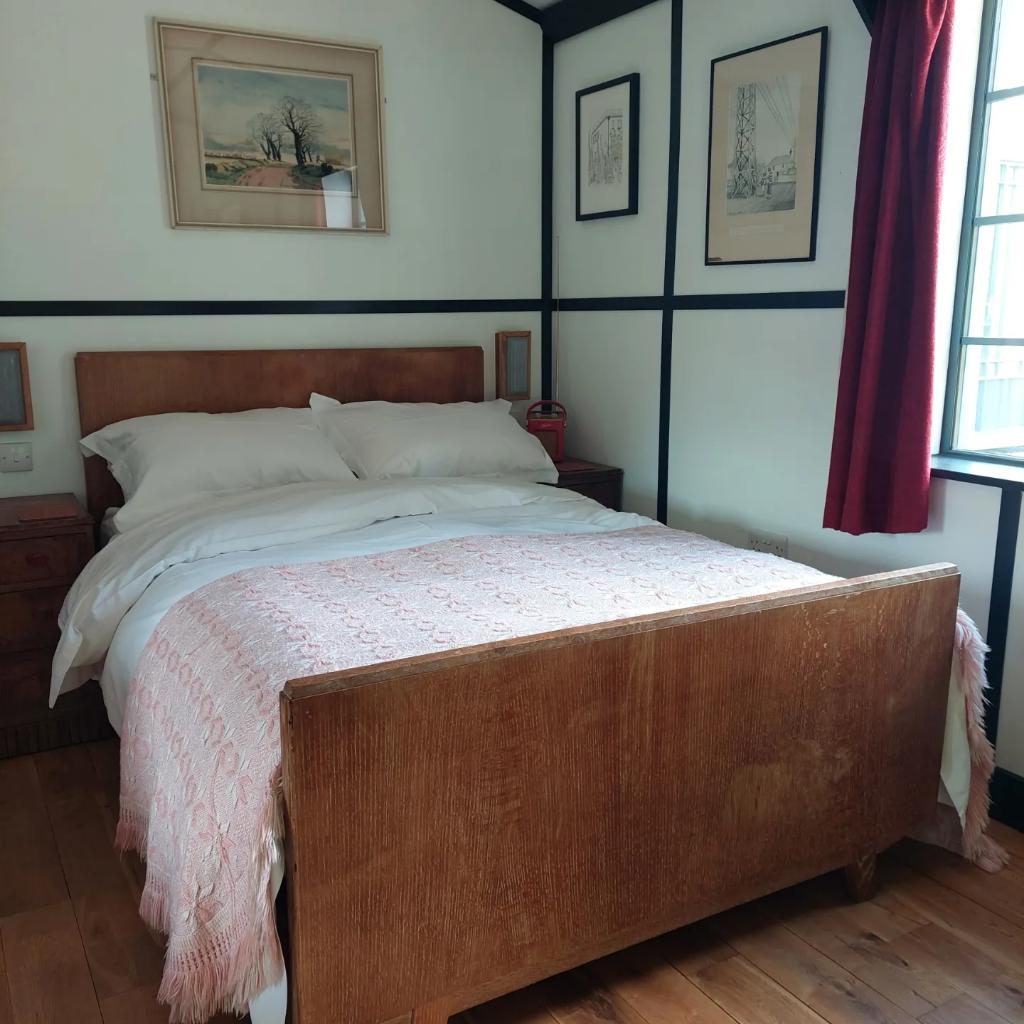 ControlTowerNC's tweet image. Control Tower Calling...

We have a little #JuneAvailability

Stirling Suite
2 nts from Tues 20 Jun
2-5 nts from Thurs 29 Jun

Board Room
2/3 nts from Thurs 29Jun

DM to nab a little getaway or ask about other dates from July onwards

☀️🌼🏖🛏🍳

#summergetaway #ControlTowerStyle