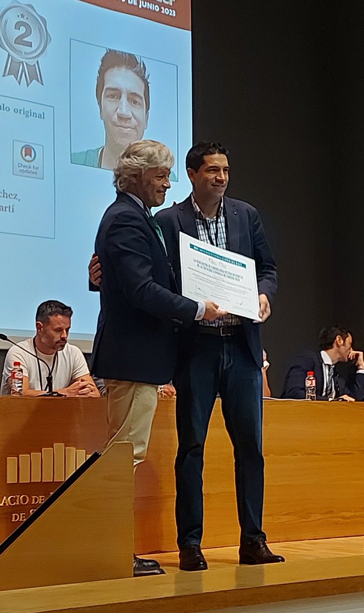 RevEspCardiol's tweet photo. Premios a los mejores artículos publicados en #recintervcardiol. José A. Linares (@DrJoseA_Linares) recoge el segundo premio. #ACISEC23 ¡Felicidades a todos los autores! @shci_sec
https://t.co/at8ZLlb0F3 https://t.co/FUec2xoB4f