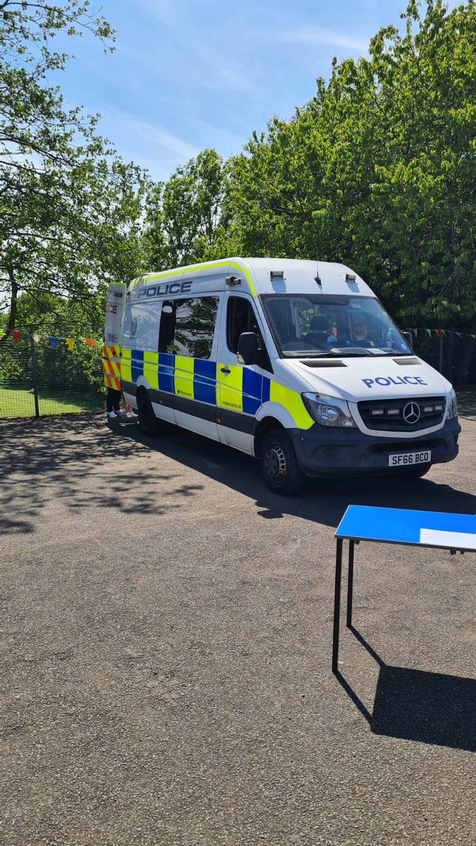Police Scotland Cowdenbeath (@psoscowdenbeath) on Twitter photo 👮♂️In the Community👮♂️
PC Harmes has been at the <a href="/CrossgatesPS/">Crossgates Primary School and Nursery</a> Fair today.
It was great to see the children having so much fun, with much enjoyment from pressing buttons in the van. 🚔 🚨🖲
#KeepingPeopleSafe
#DontPressTheRedButton
#CowdenbeathCommunityTeam 👮♂️In the Community👮♂️
PC Harmes has been at the <a href="/CrossgatesPS/">Crossgates Primary School and Nursery</a> Fair today.
It was great to see the children having so much fun, with much enjoyment from pressing buttons in the van. 🚔 🚨🖲
#KeepingPeopleSafe
#DontPressTheRedButton
#CowdenbeathCommunityTeam