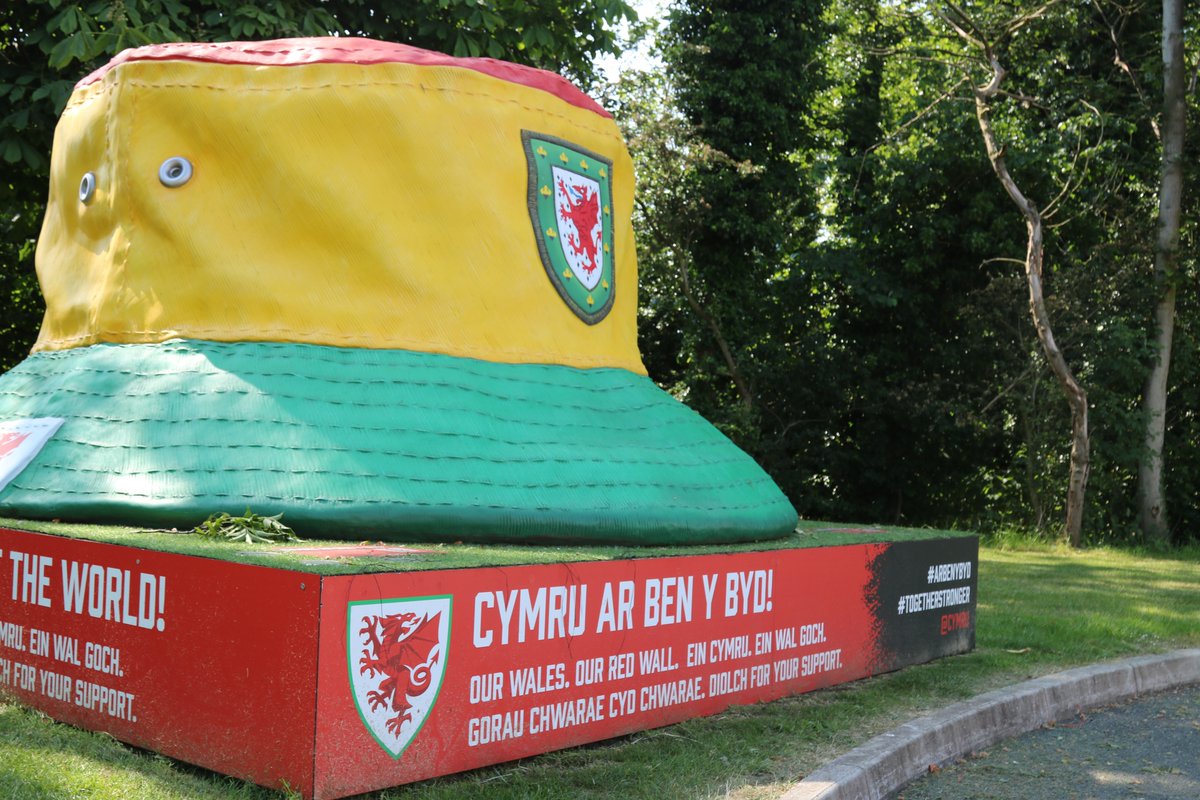 Wrexham University tweet media