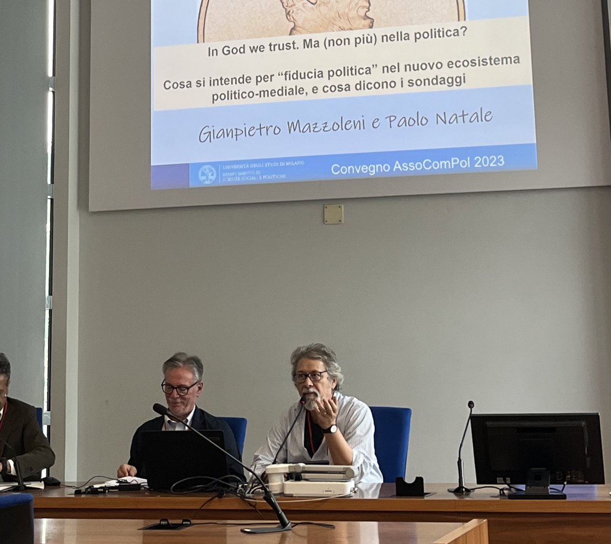 AssoComPol's tweet photo. In sala lauree blu @GPMazzoleni e @PaoloNataleMi parlano di fiducia all’interno del panel “Digital campaign strategies and issues” 
👥chair: @novellitalk 
#compol23 https://t.co/oCVvoqeTaj