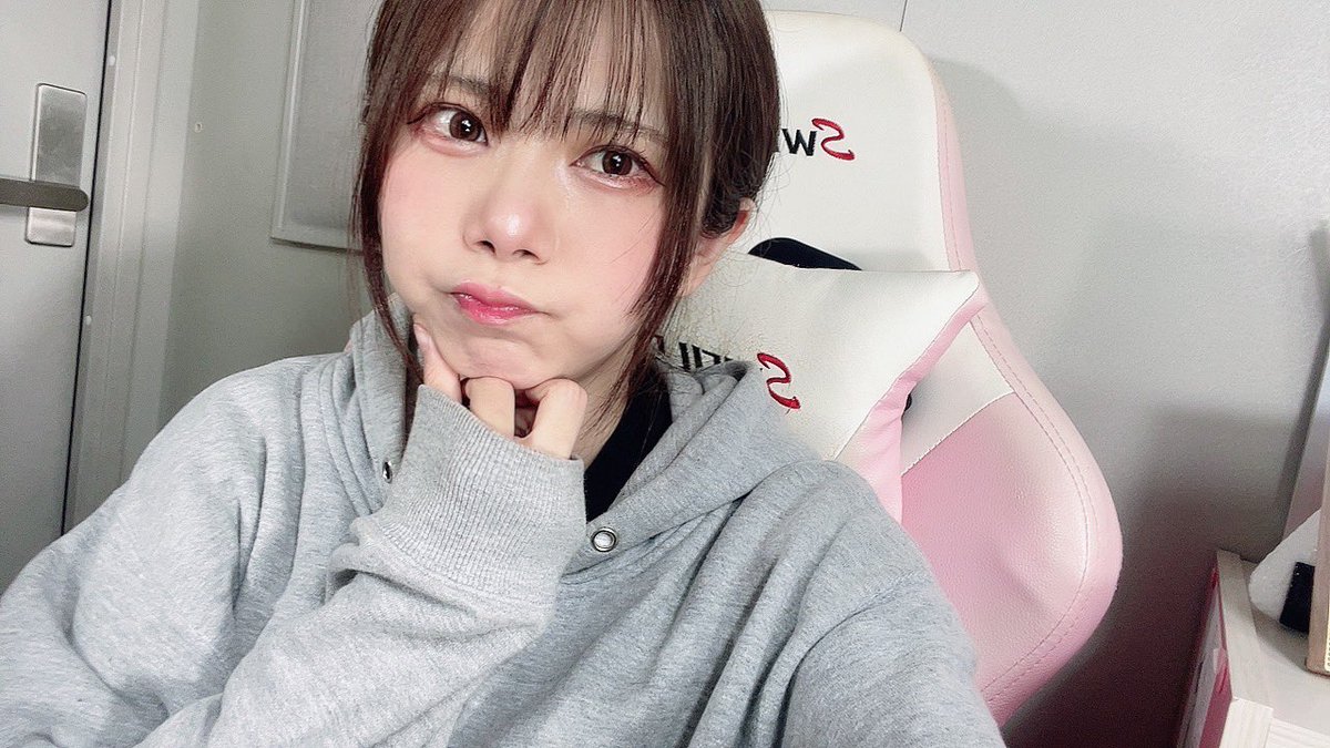 よしこページ 人中なげーから口すぼめて誤魔化すんじゃ