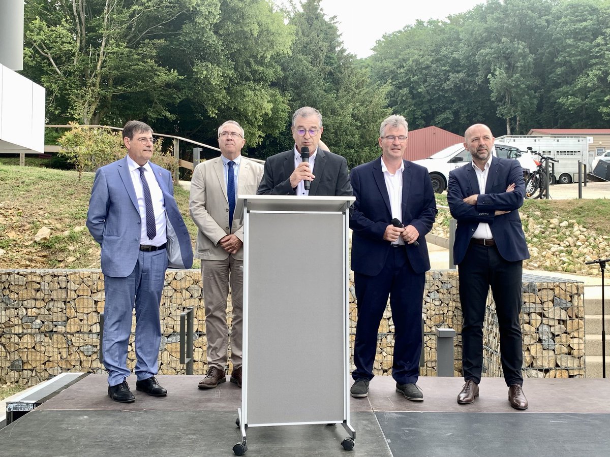 François BELAY (@francoisbelay) on Twitter photo Inauguration des nouveaux locaux du groupe OktĂ©o Ă CeyzĂ©riat cet AM. Une cĂ©rĂ©monie prĂ©cĂ©dĂ©e par une passionnante table ronde sur lâIA avec âŠ<a href="/RyaxTech/">Ryax Technologies</a>â© et Cynapps. âŠ<a href="/Departement_AIN/">DĂ©partement de l'Ain</a>â© âŠ<a href="/GrandBourgAgglo/">Grand Bourg AgglomĂ©ration</a>â© âŠ<a href="/JFDebat/">Jean-François Debat</a>â© âŠ<a href="/P_Chaize/">Patrick Chaize</a>â© Inauguration des nouveaux locaux du groupe OktĂ©o Ă CeyzĂ©riat cet AM. Une cĂ©rĂ©monie prĂ©cĂ©dĂ©e par une passionnante table ronde sur lâIA avec âŠ<a href="/RyaxTech/">Ryax Technologies</a>â© et Cynapps. âŠ<a href="/Departement_AIN/">DĂ©partement de l'Ain</a>â© âŠ<a href="/GrandBourgAgglo/">Grand Bourg AgglomĂ©ration</a>â© âŠ<a href="/JFDebat/">Jean-François Debat</a>â© âŠ<a href="/P_Chaize/">Patrick Chaize</a>â©