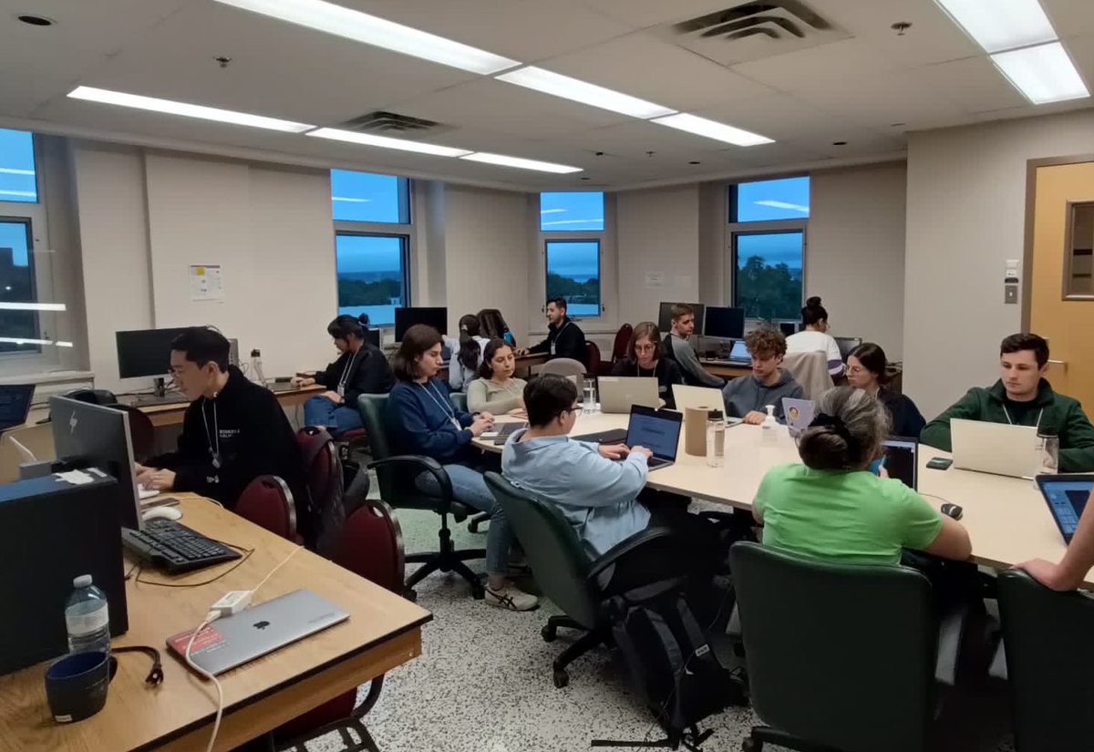 Do you know all the freely available tools to help you with your image analysis? On day2 Estibaliz <a href="/gomez_mariscal/">Estibaliz Gómez de Mariscal, PhD</a> talked about deep learning and how to use it with your data.
Later, they had the opportunity to put them into practice during the image analysis workshop!

#FNSS2023