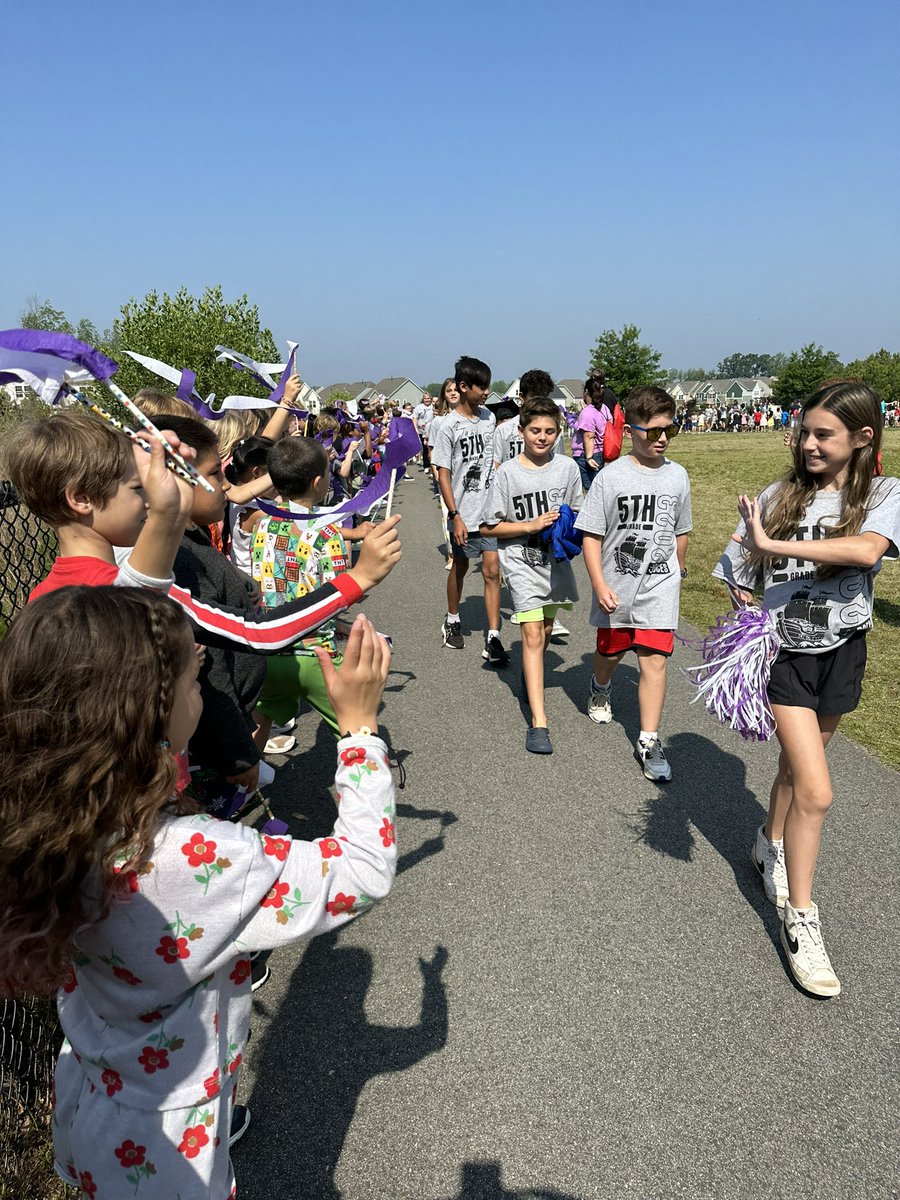 So proud of this 5th grade class! You are going ✨shine🌟 in middle school 🎉 Happy last day of school!