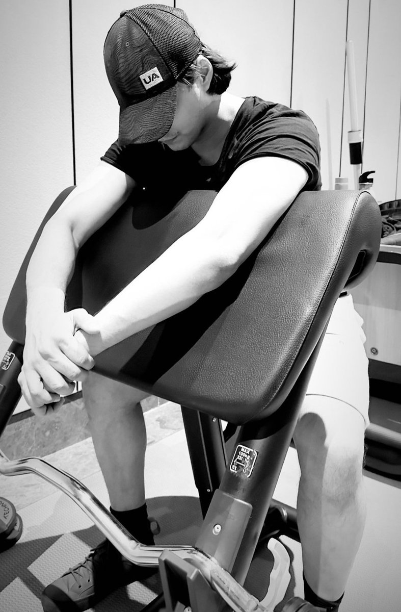 mohsincomfortt's tweet photo. GYM BRO ERA??? https://t.co/MSvtpMQKGe