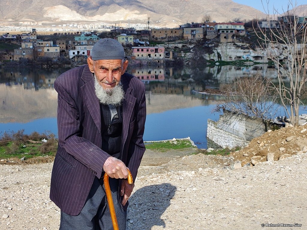 masumsuer's tweet photo. The historic town of Hasankeyf, one month before the Ilısu Dam was flooded, 2020 #hasankeyf #batman #ilisu #ılısu #dam #environment #nature #landscape #water #tigrisriver #river #oldman #masumsuer #historic #Documentary #photography #masumsuer https://t.co/PBR8BvDxdj