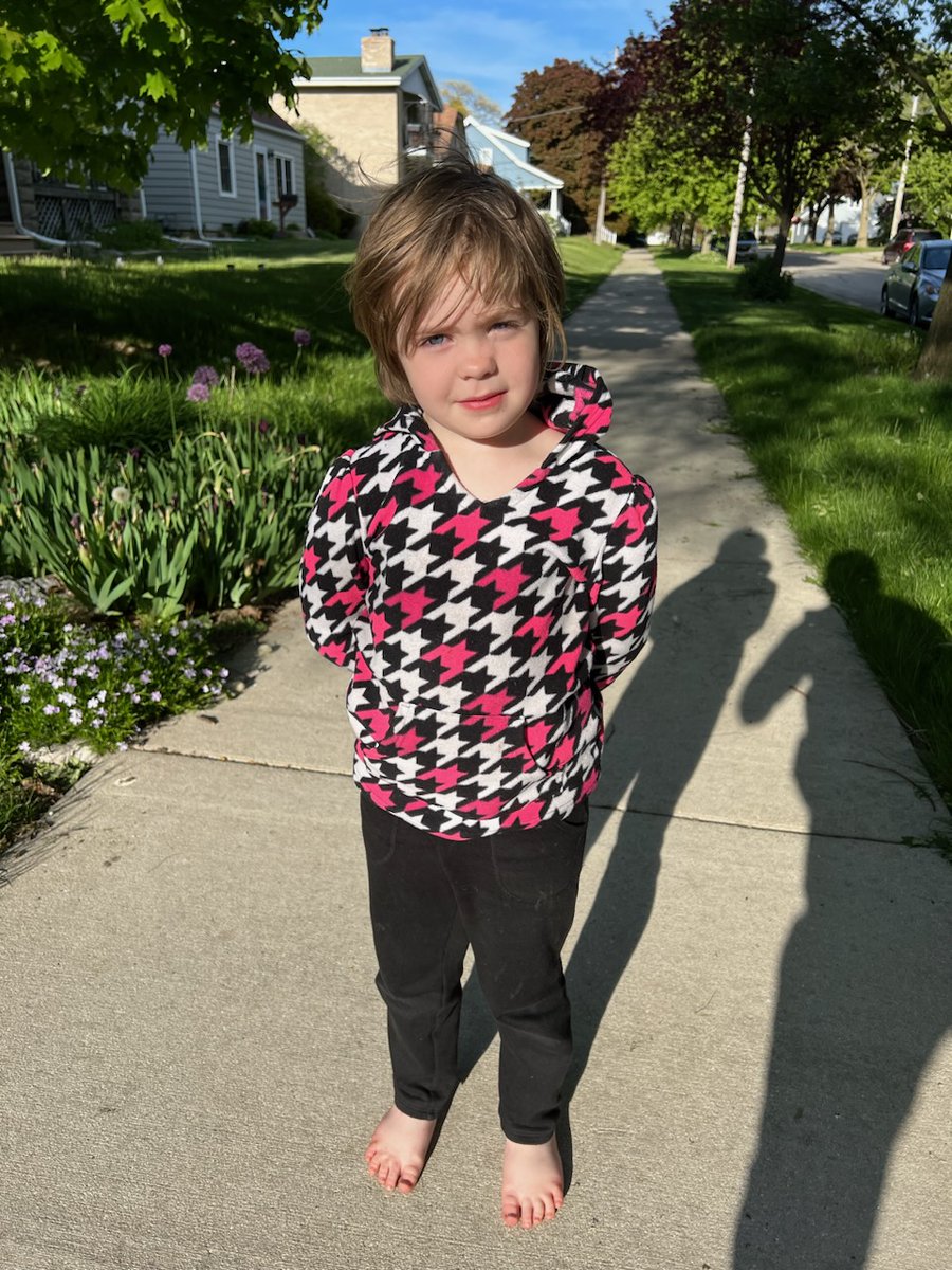 CBS58's tweet photo. MISSING CHILD: Cudahy police are searching for a 6-year-old girl who was last seen inside her home at bedtime Thursday evening.

Please SHARE this post to help bring Madelyn home safe. https://t.co/R3EaS3I0Nc