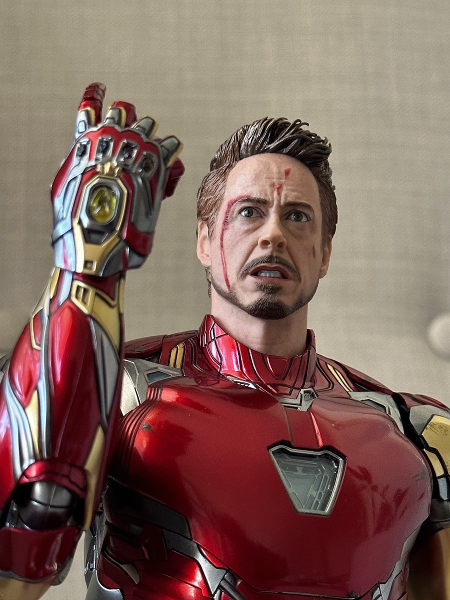 New Tony Stark headsculpt arrived 😍🔥

#HotToys #IronMan #LXXXV #Endgame