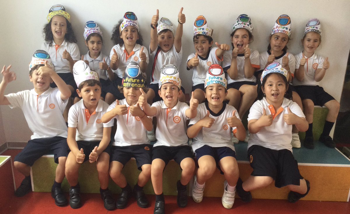 adelinacc1's tweet photo. Desarrollando nuestra creatividad en un fantástico viaje espacial. 1º y 2º EP
@NazaretArrecife @Teacher_Andrea_ @Anabarranco7598 https://t.co/JgKyZizy9Z