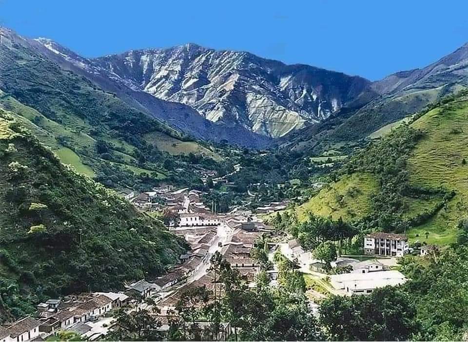 Entidades, organizaciones y comunidades del #MacizoColombiano, apoyamos un modelo de educación superior rural, itinerante y centrado en la identidad macizeña, que sea construido con las comunidades... pueden ver nuestro manifiesto en: unimacizo.wordpress.com/2023/03/30/man… #Unimacizo