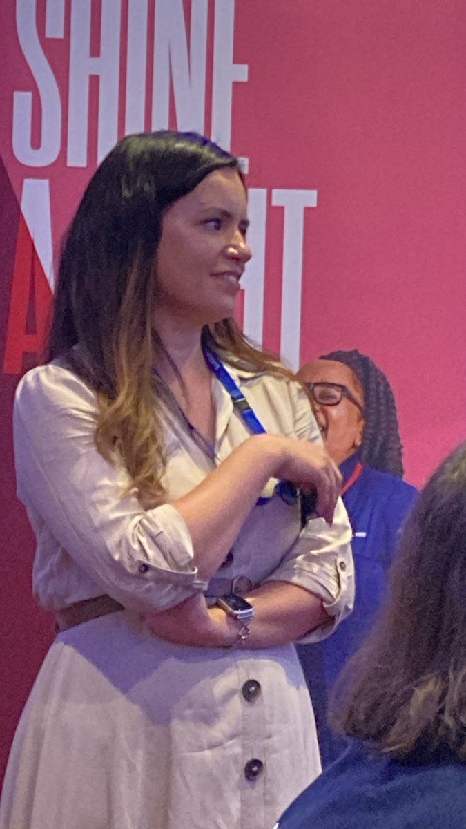 5sue2's tweet photo. Inspirational @JessLSainsbury being thanked by the students who are leaving the student councils in SE
#FNFstudent https://t.co/Jfponzfvt9