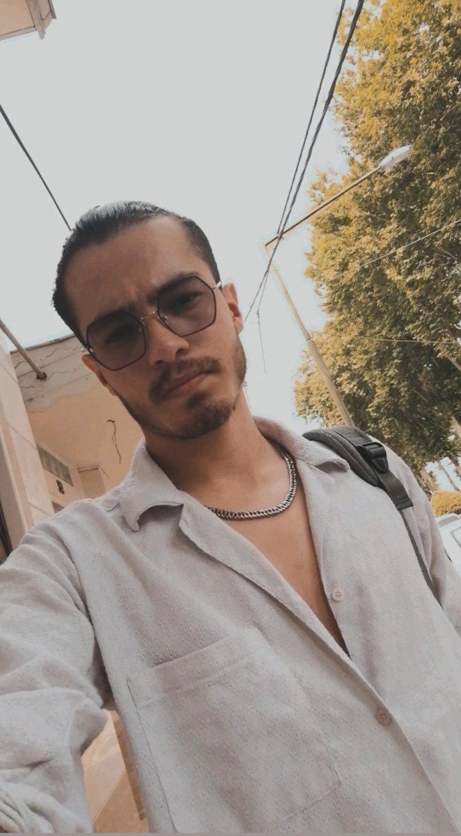 من فقط میرم دانشگاه که سربازی نرم ؛ تو چی ؟!