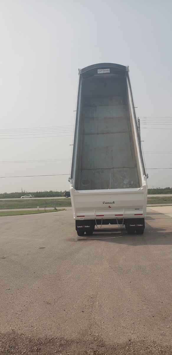 RichardWiebe204's tweet image. We would like to Thank Integrity Paving again on the purchase of this 2024 Canuck Trailers tandem axle all steel end dump. #quereltrailers #canucktrailers #enddump #haulmore #everyhaul #transport #integritypaving