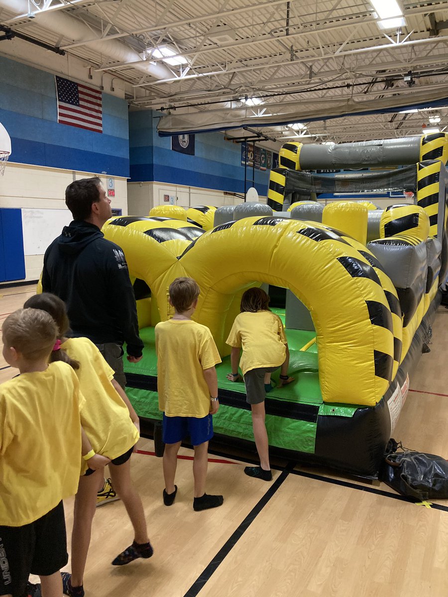 aestohs's tweet photo. Field Day may have been a bit derailed by air quality and construction, but we had a blast! #fieldday @LouiseArcherES https://t.co/nUXWn7nbtX