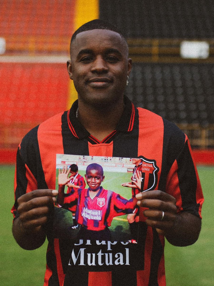 tdmascrc's tweet photo. Sigue a @tdmas_cr, dale RT y participa por esta chema de @joel_campbell12. Sorteo mañana https://t.co/sJoY4A3QTf