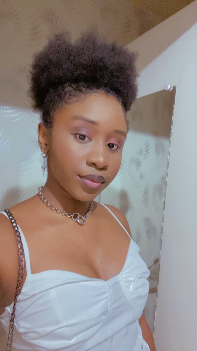 _tee_kae's tweet image. Finally got the degree officially sealed. Cheers to Tee Kae🥂#classof2022