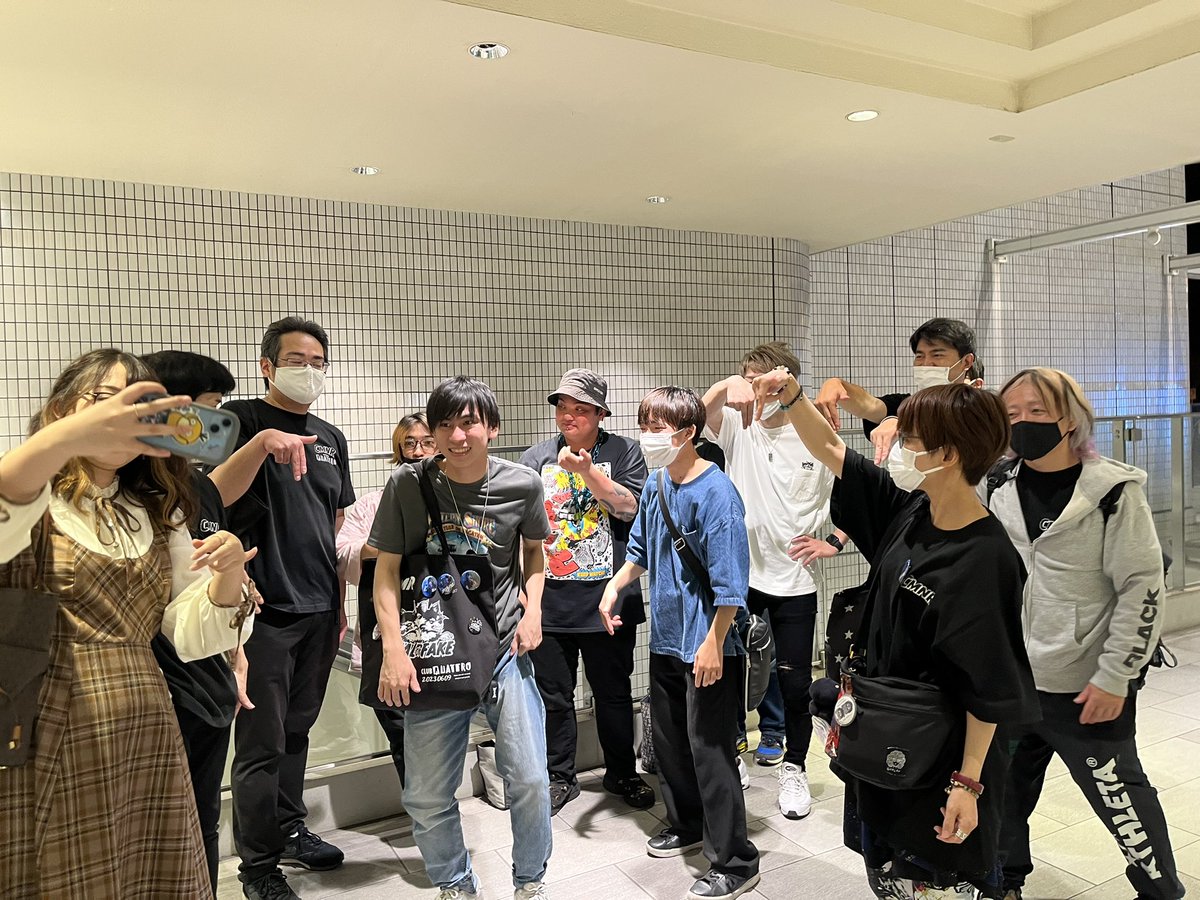 naoti70ti28's tweet photo. #mog004 集合写真＆オフショ？ https://t.co/YusfmEYLhE