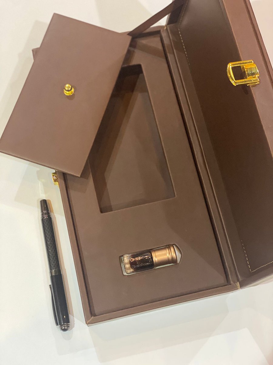 Oud550's tweet photo. #رابطة_عشاق_العطور 
#الصلاه_علي_النبي 
#الجمعة https://t.co/xZMMQUTfQD
