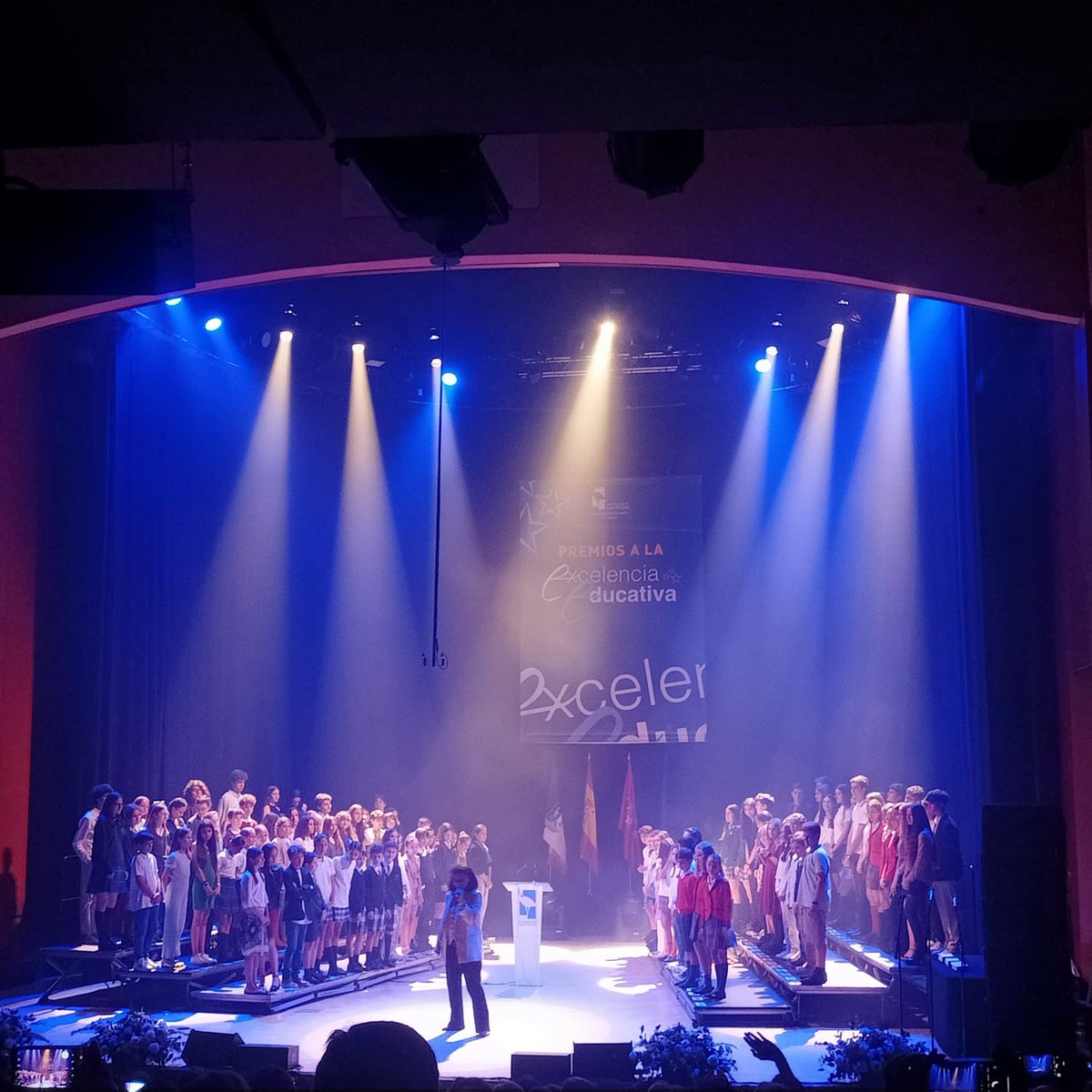 ceipsanjose_'s tweet photo. Ayer tuvimos el placer de celebrar con nuestros alumnos: Carmen, Louti y Leo, los Premios de Excelencia concedidos por el @Ayto_Las_Rozas. Todo éxito llega tras un gran esfuerzo. ¡Enhorabuena! https://t.co/0vtszRaYEB