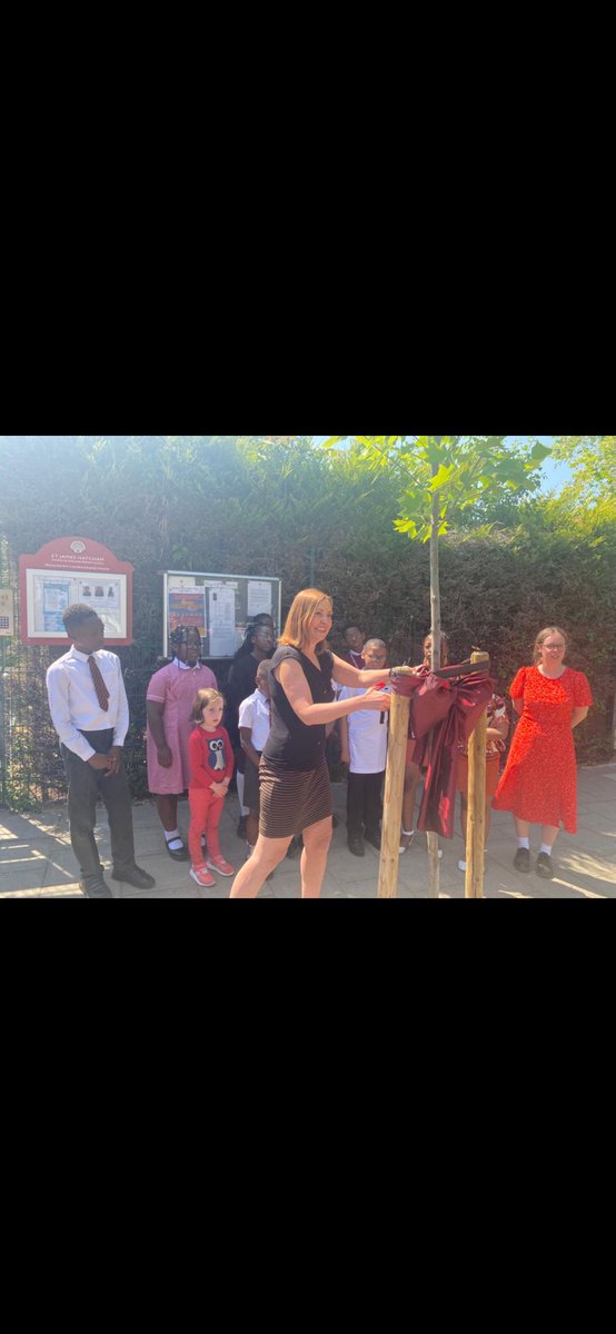 vickyfoxcroft's tweet photo. Thank you to the staff &amp; students at @StJamesHatcham School in New Cross for inviting me to unveil the new trees planted outside the school &amp; attend their International Cultures Afternoon. 

I am proud to represent a community which celebrates our diversity &amp; our young people. https://t.co/1jn1o4VVff