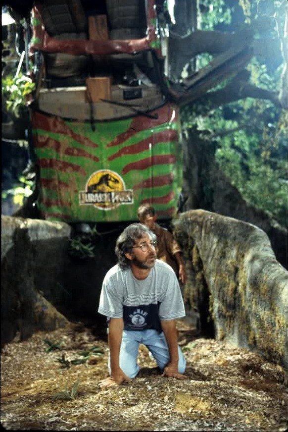 Cineral_'s tweet photo. #HoyEnElscine El 9 de Junio de 1993 se estrena en en una premiere en Wahington D.C. la película Jurassic Park, de Steven Spielberg, basada en la novela homonima de Michael Crichton. https://t.co/uIJK3gNU6w
