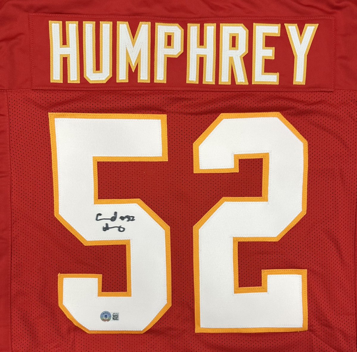 We're going to give a Creed Humphrey autographed jersey to someone who retweets this tweet AND follows us!

We'll pick a winner on Monday 6/12!
