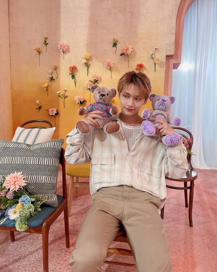 serenhuity's tweet photo. @_SVT24MunHan HAPPY SVT JUN DAY! 
#준냥이_생일이면_캐럿들은_냐아아
#Happi_JUNppi_Day @pledis_17 https://t.co/oOIUP44c35