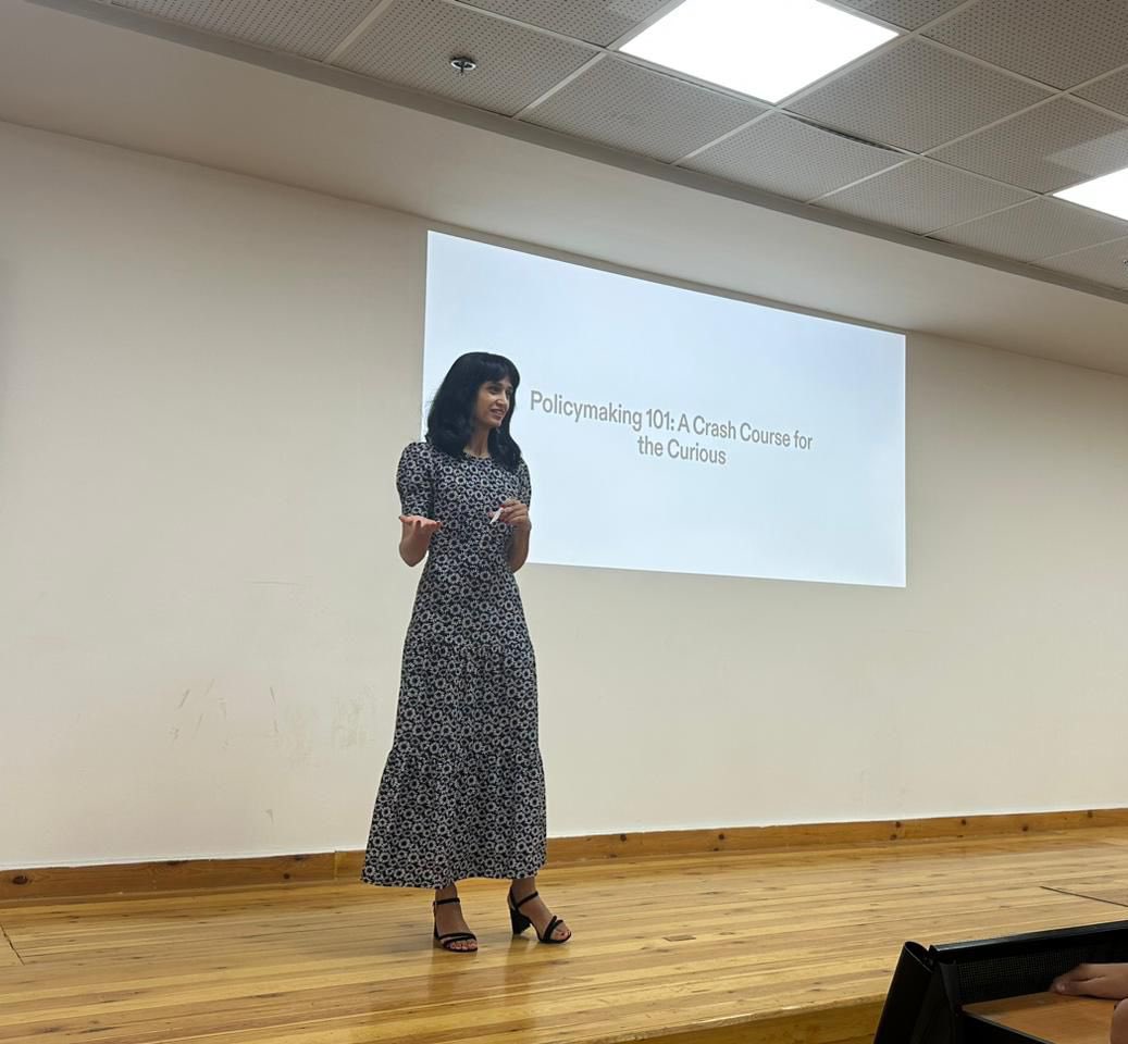 BUEPolScience's tweet photo. Snippets from @bue_official ‘s career-focus day, where our aluman’21, Sarah Gad, talked to high school students about the impact that the Department of Political Science had on her career path and the different career options that Political Science offers upon graduation!🤩 https://t.co/VlKIdTJky1