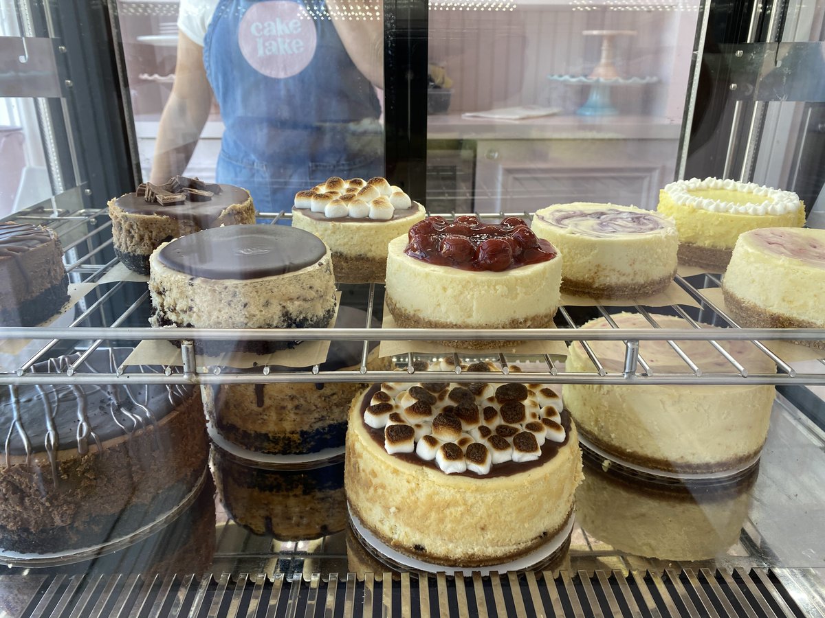 Jeff Bray's exploration of Bobcaygeon turned up a hidden gem! Learn about specialty cheesecake shop Cake by the Lake a in his latest guest blog post: kawarthasnorthumberland.ca/taste-of-the-t…

📍Cake by the Lake