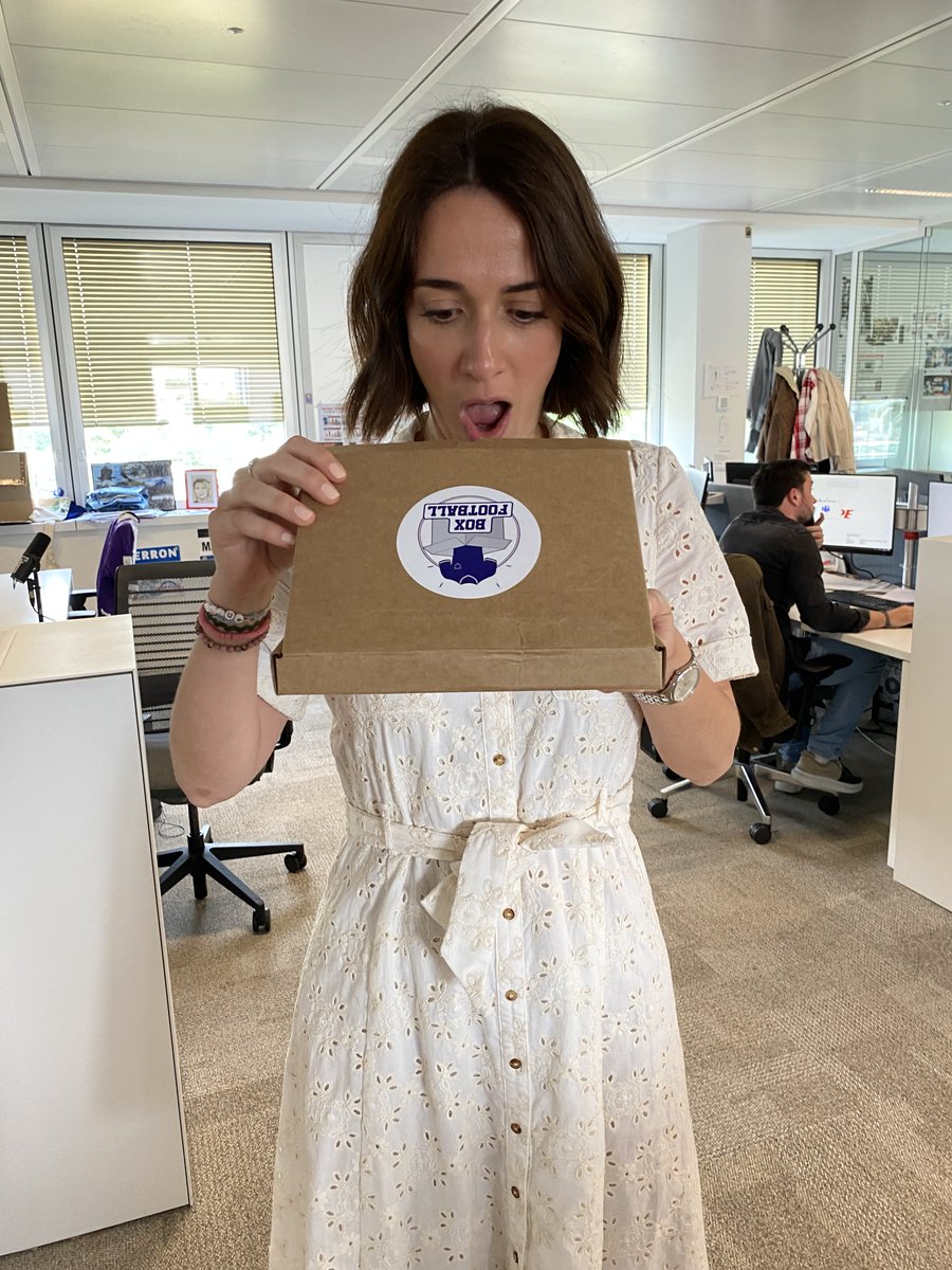 L'ÉQUIPE du soir (@lequipedusoir) on Twitter photo 🎁CADEAU DE L'EDS🎁
Ce soir, tentez de remporter cette box <a href="/BoxFootballFRA/">Box Football</a> d'un maillot vintage de l'une des deux équipes qui dispute la finale de la Ligue des champions demain !! #MaillotMystère
RT + FOLLOW pour participer 🎁CADEAU DE L'EDS🎁
Ce soir, tentez de remporter cette box <a href="/BoxFootballFRA/">Box Football</a> d'un maillot vintage de l'une des deux équipes qui dispute la finale de la Ligue des champions demain !! #MaillotMystère
RT + FOLLOW pour participer