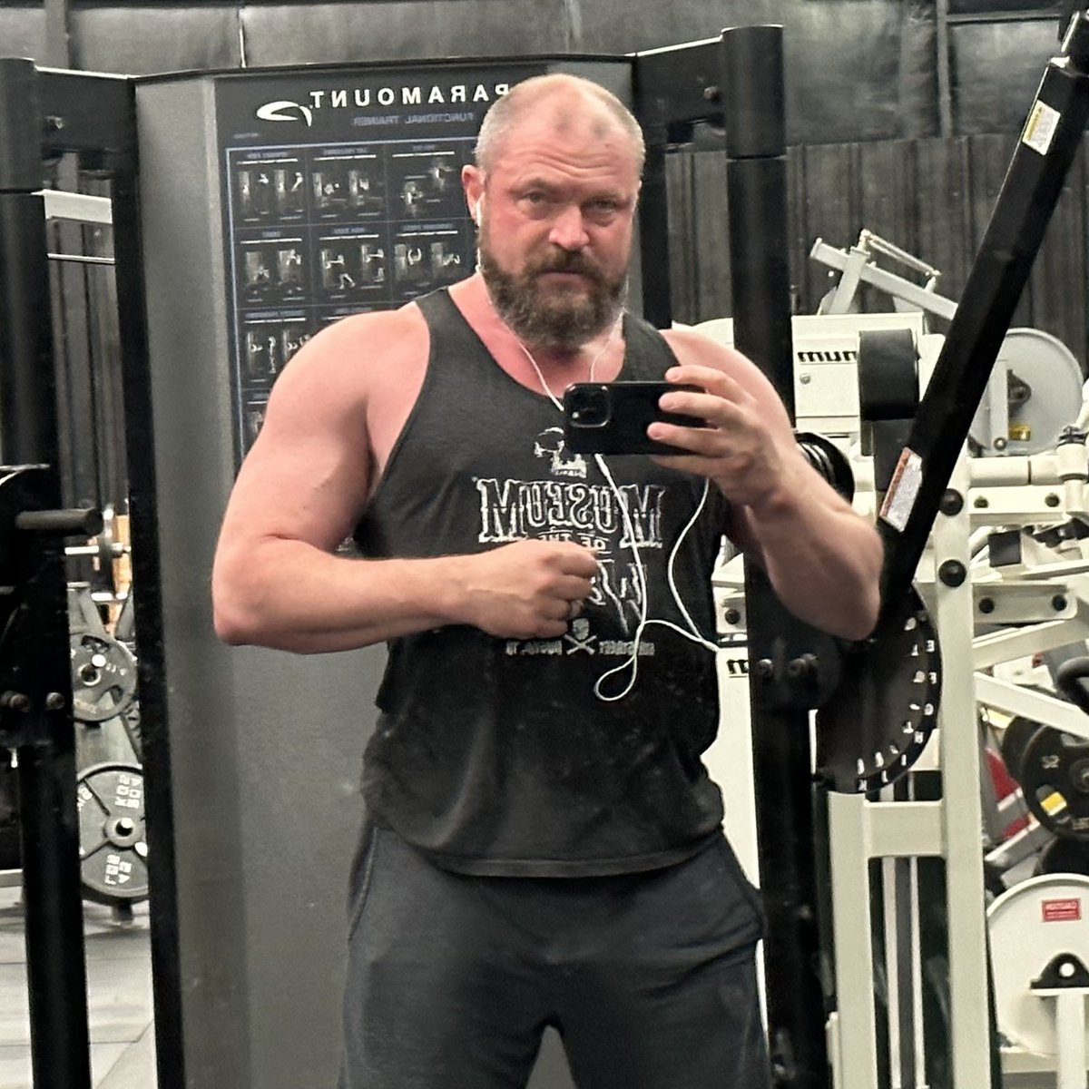 Working out at a local meathead gym near my mom’s place in Virginia… love me some trashy local gyms!