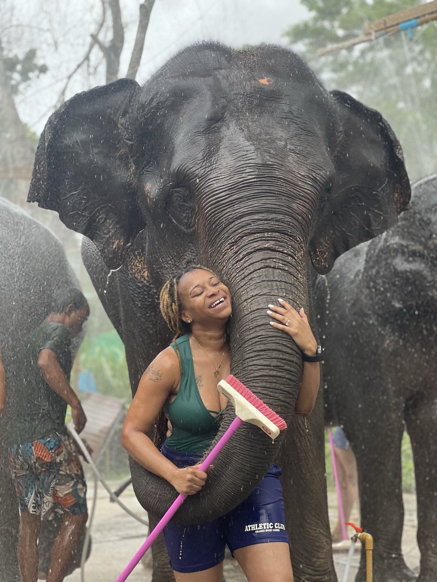 LittleMs_MAC's tweet photo. Call me Kenisha Dundee! 🐘 https://t.co/vGQEUHPaFe