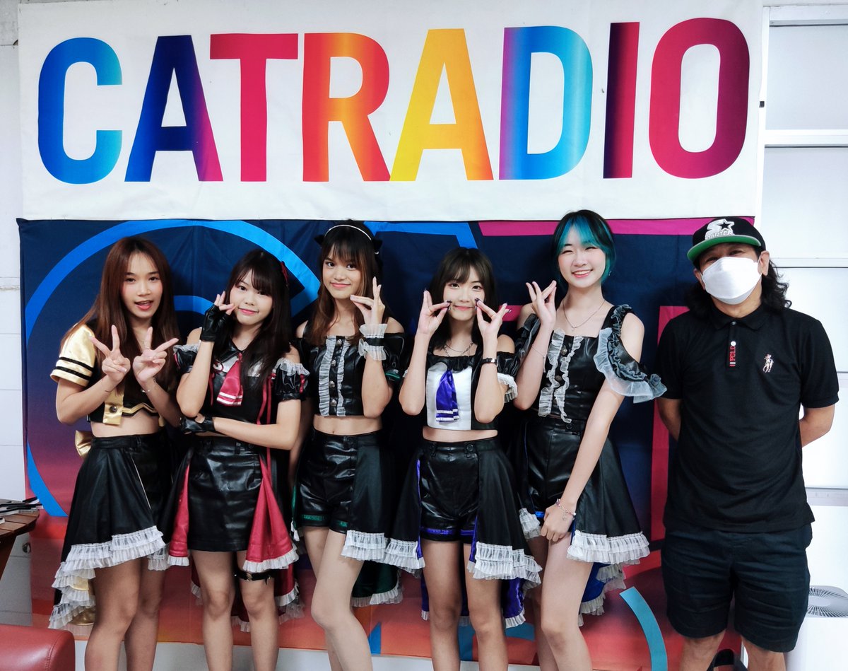 KissKitsune_'s tweet image. ขอขอบคุณทาง Cat radio ที่ได้เชิญพวกเรามาในวันนี้ครับ

​#KissKitsune #KissKitsuneOfficial #CatInterview #catradio