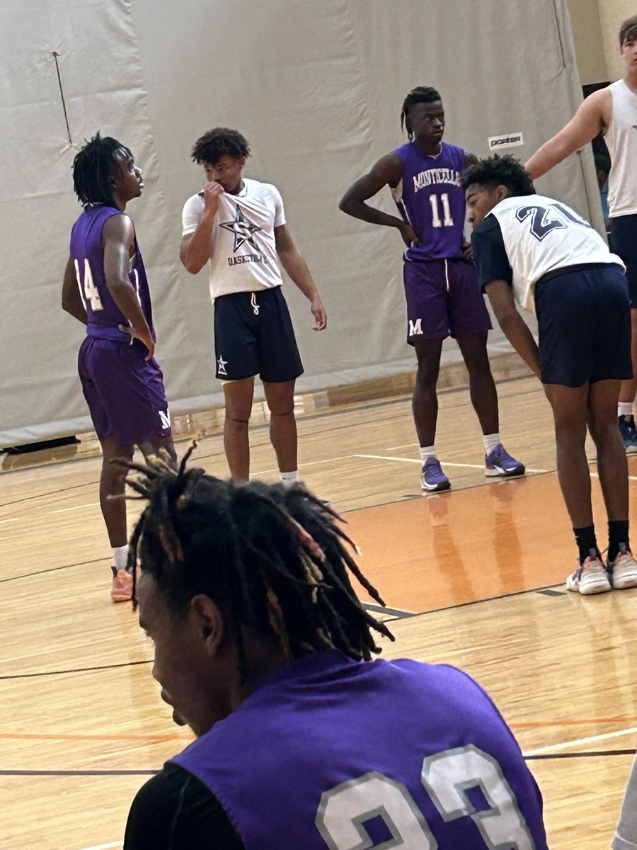 TheWelchyReport's tweet photo. 2024 @Jarvissmith23 of Stratford is knocking down 3s and playing out of the high post knocking down the mid range and getting to the cup! Coming off a state championship win he’s looking stronger and expanding his game even more! https://t.co/YjuR9bFlMn