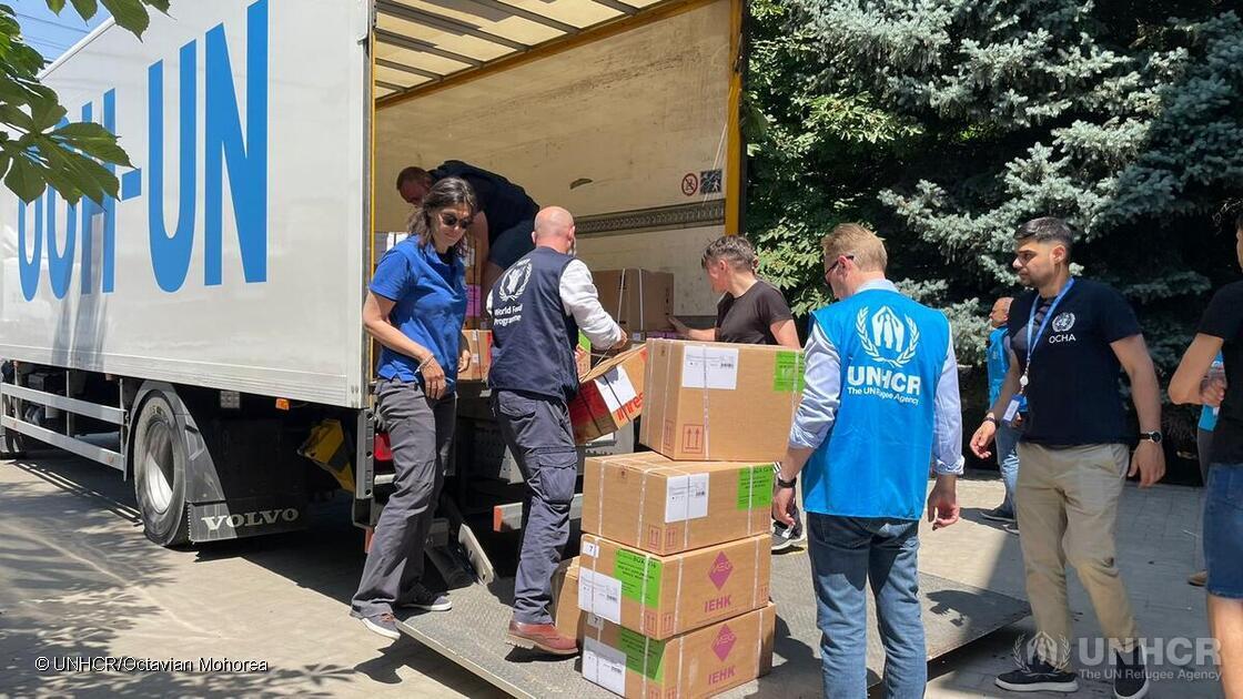 Refugees's tweet photo. Following the destruction of the Kakhovka dam in Ukraine on 6 June, UNHCR, together with partners, is delivering urgently needed relief items such as jerry cans, hygiene kits and bedding to people in the worst affected areas. https://t.co/L7e15hNKfJ