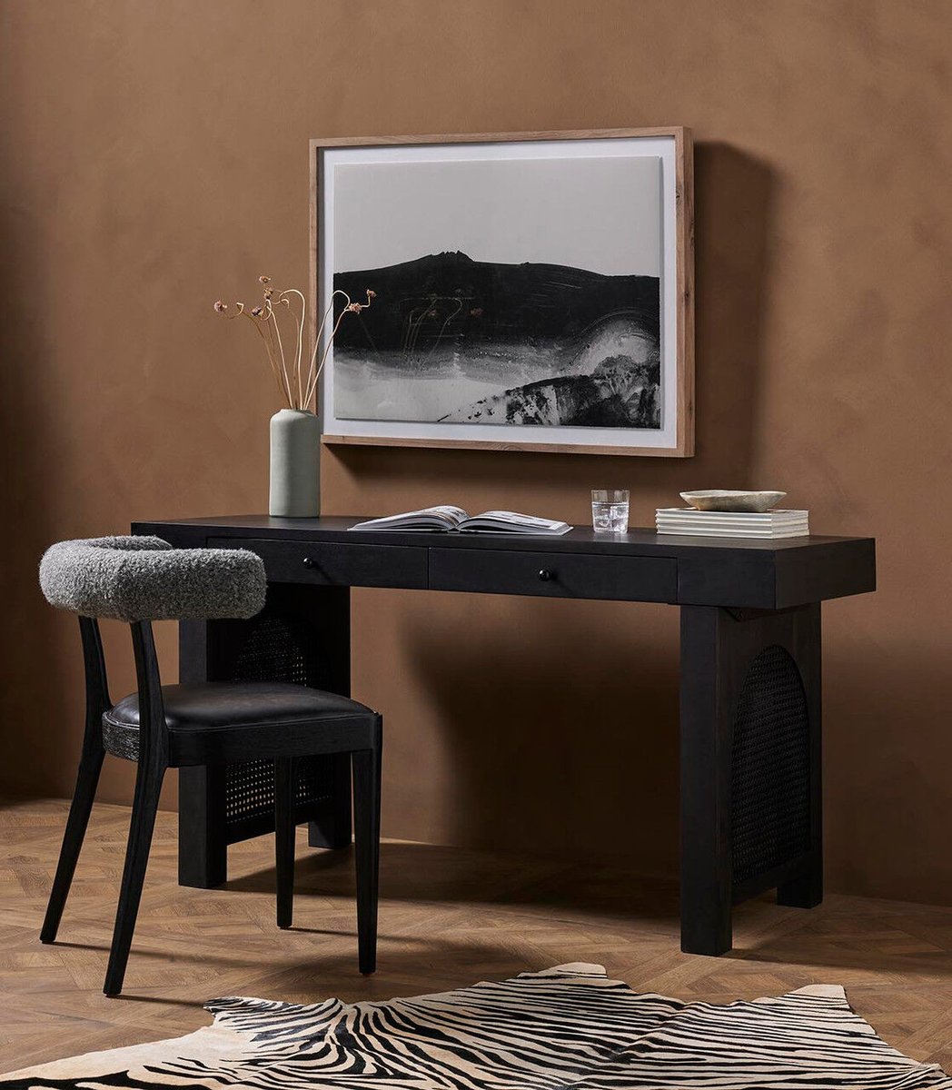 clutch_modern's tweet photo. Need a new desk? Upgrade your workspace and increase productivity with a sleek and modern desk. #productivity #workspace #upgrade #desk #workfromhome #interiordesign https://t.co/RWa1sczl7x