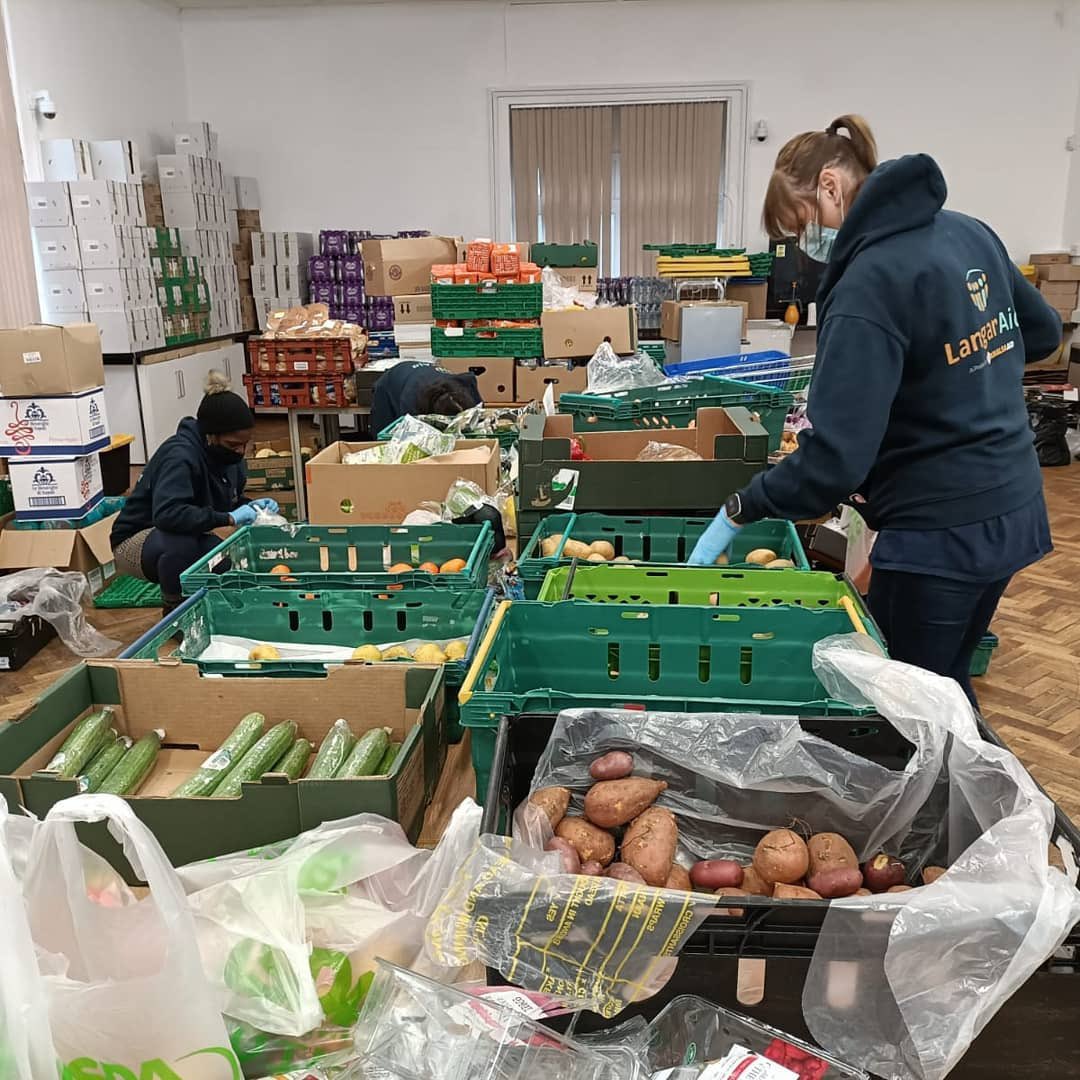 Khalsa_Aid's tweet photo. Our @LangarAid team distributes over 18,000 meals across the #WestMidlands every week. The team and volunteers support people through the #CostOfLivingCrisis, preventing hundreds of families from going hungry.
#FeedHumanity #seva https://t.co/UisnqRh7su