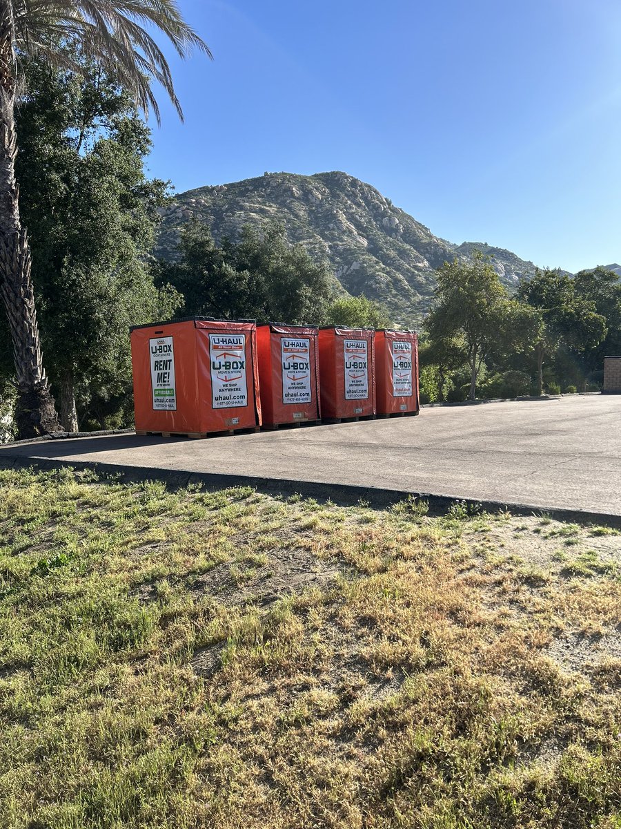 Today marks 100 days till the wedding, and 1 month till we get the keys to our new house and start unpacking! 😍🥰