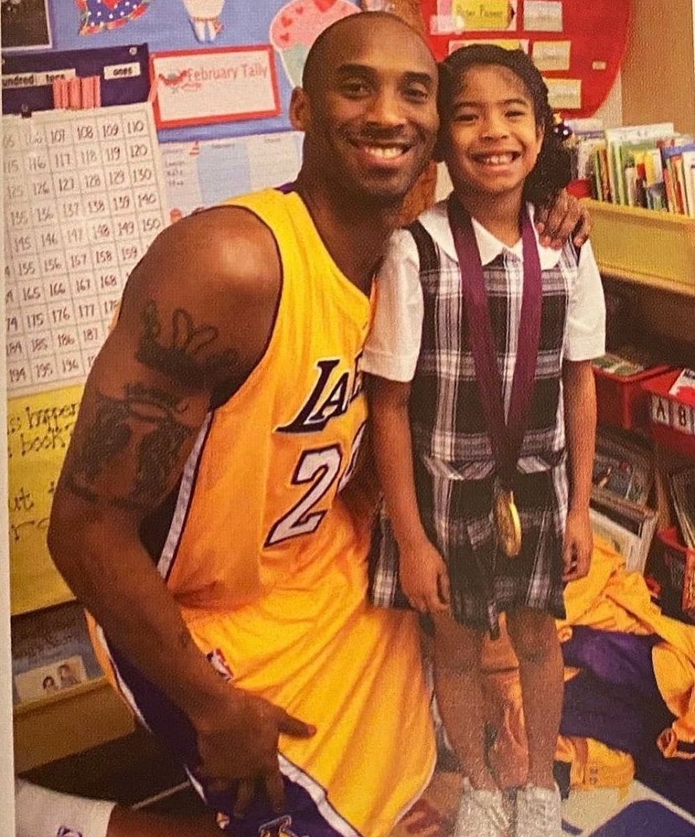 DionApollo's tweet photo. Kobe showing up for Gigi's Dad career day in his full Laker uniform will always be a #wholesome #MambaMoment π https://t.co/92XWit30Zh