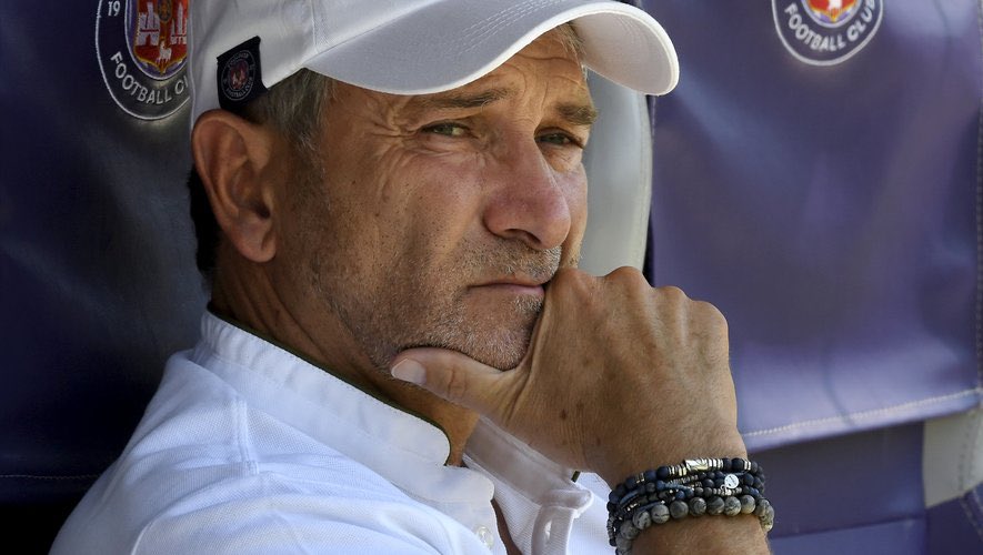 fredhermel's tweet photo. Imagine, tu fais monter ton équipe en Ligue 1, tu assures très vite le maintien sans aucun soubresaut, tu remportes la Coupe de France mais ton président veut te virer parce que la data disait que tu devais finir 11e au classement et que tu as terminé 13e.. Ce foot-là me dégoûte! https://t.co/CFLTAnJG1K